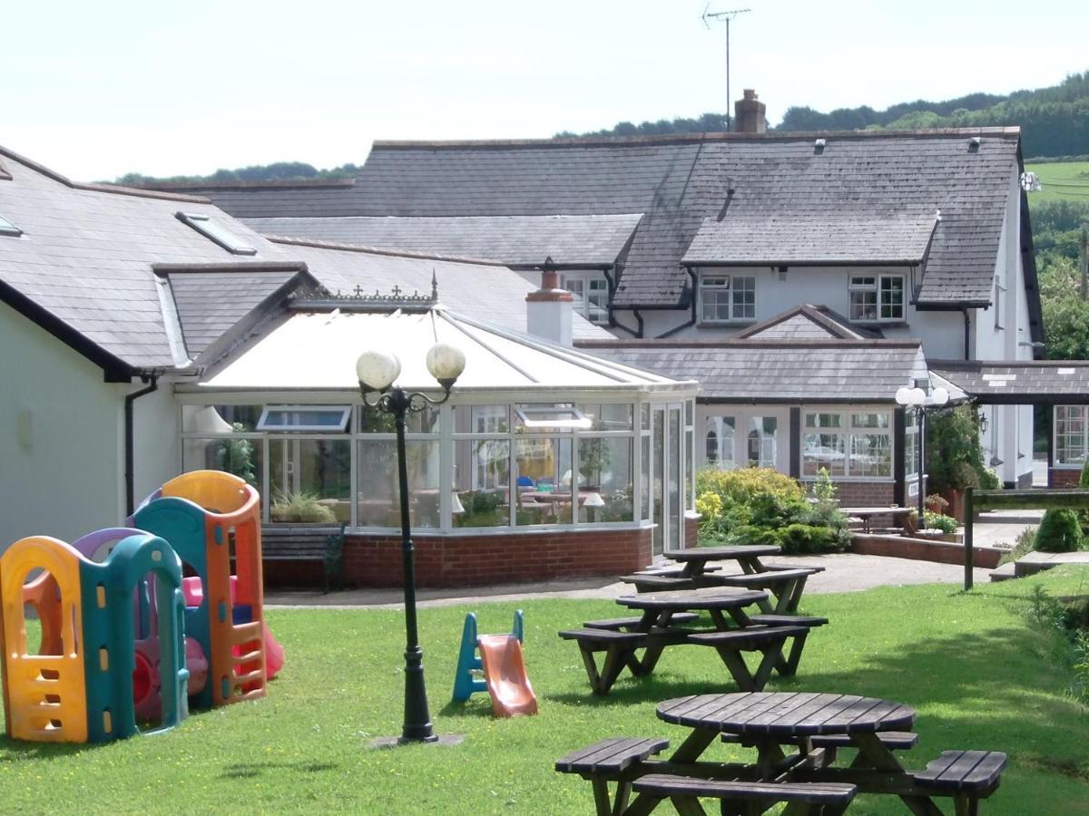 Betty Cottles Inn Okehampton Bagian luar foto
