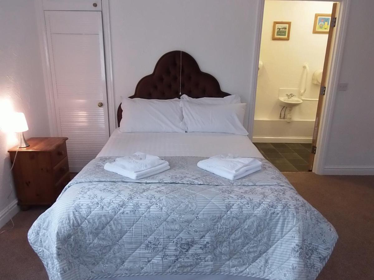 Betty Cottles Inn Okehampton Bagian luar foto